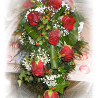 Brautstrauß mit roten Rosen